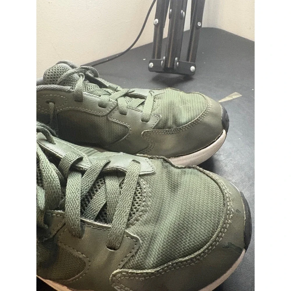 Under Armour Charged Assert 9 Mens Running Shoes Olive Green 3026727-300 Sz 8.5